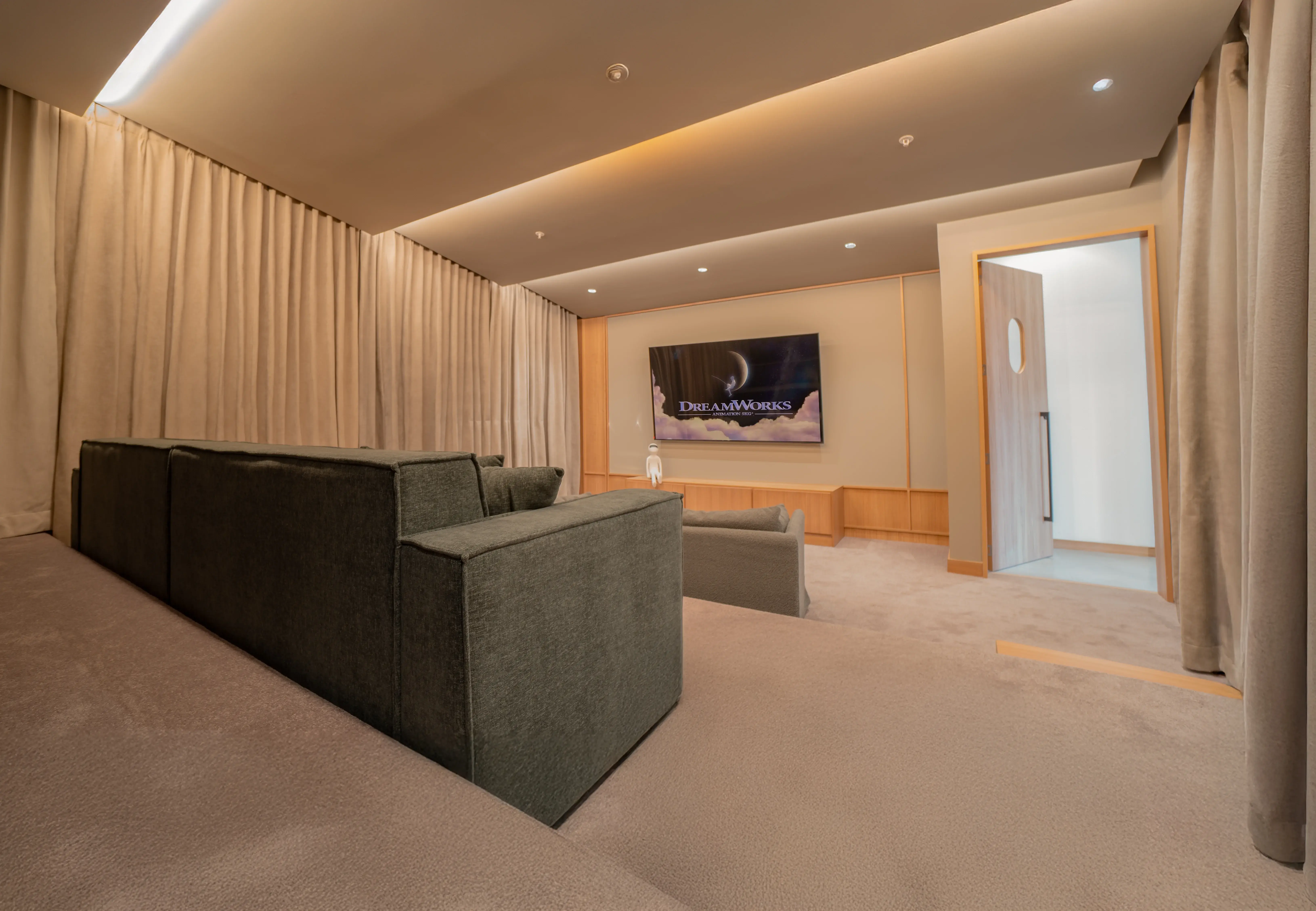 Amenities QANVAS - Cine